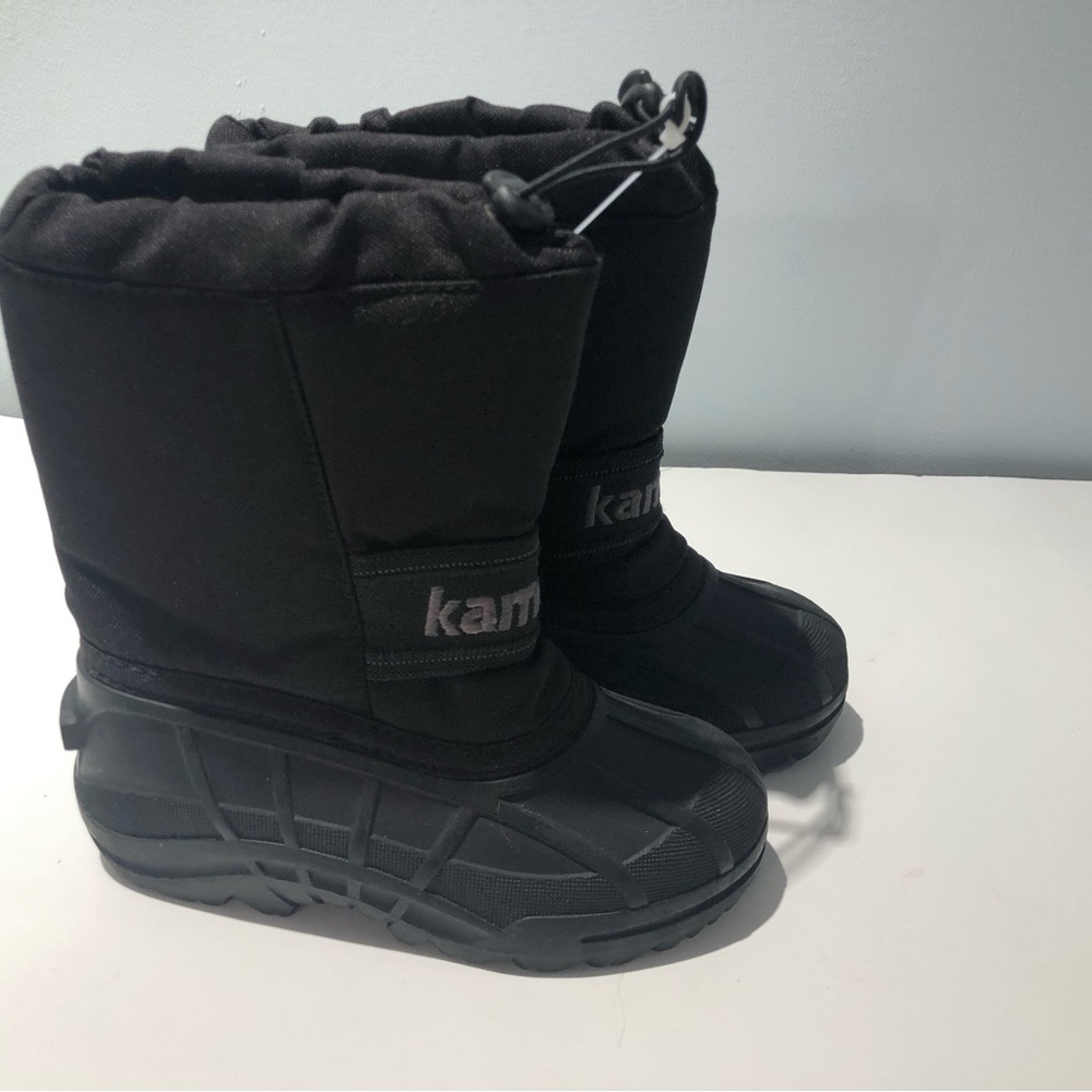 Kamik 11 boys black snow boots